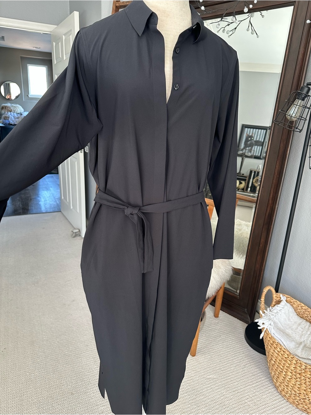 Athleta Black Long-Sleeve Tie-Waist Shirt Dress size large